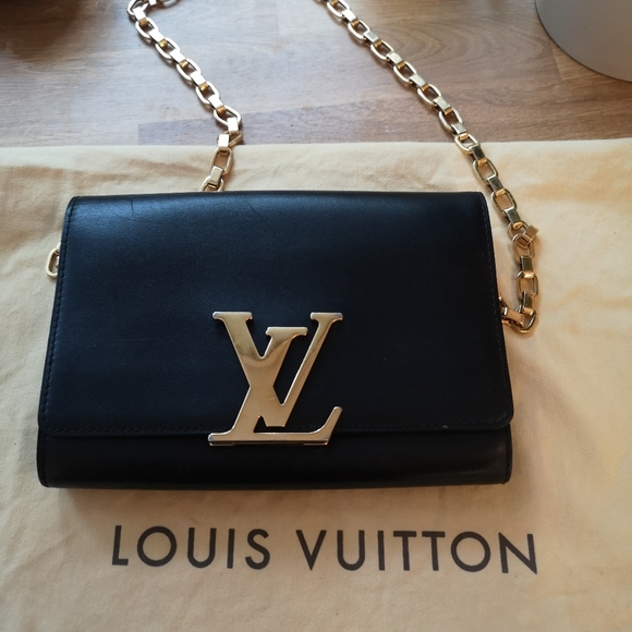 Louis Vuitton Handbags - Black Louis Vuitton purse